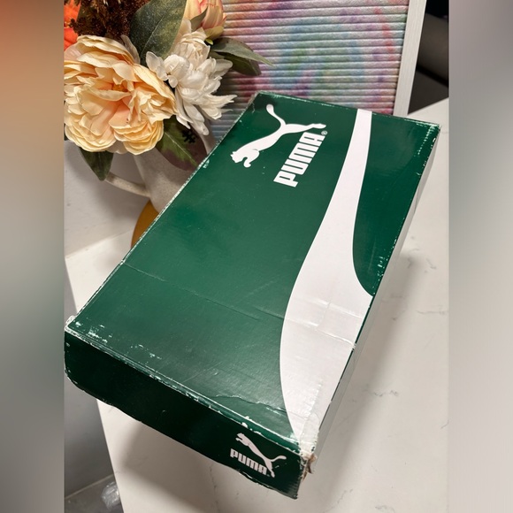 NWOT-Puma Suede Heart sneakers JR- Size 6.5👟 - Picture 11 of 12